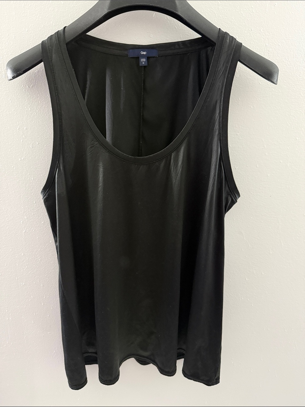 GAP Black Scoop Neck Tank Top Shiny Gap Layering Medium